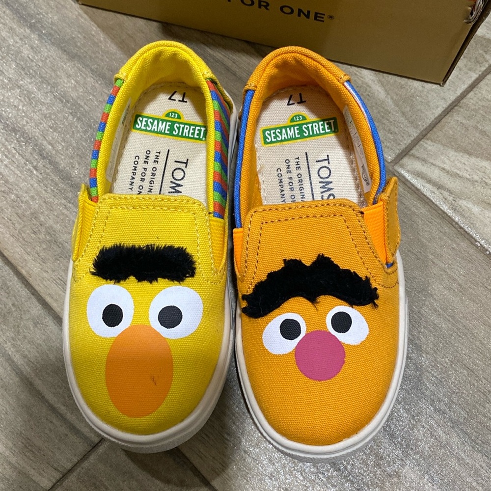 Toms - Sesame Street shoes